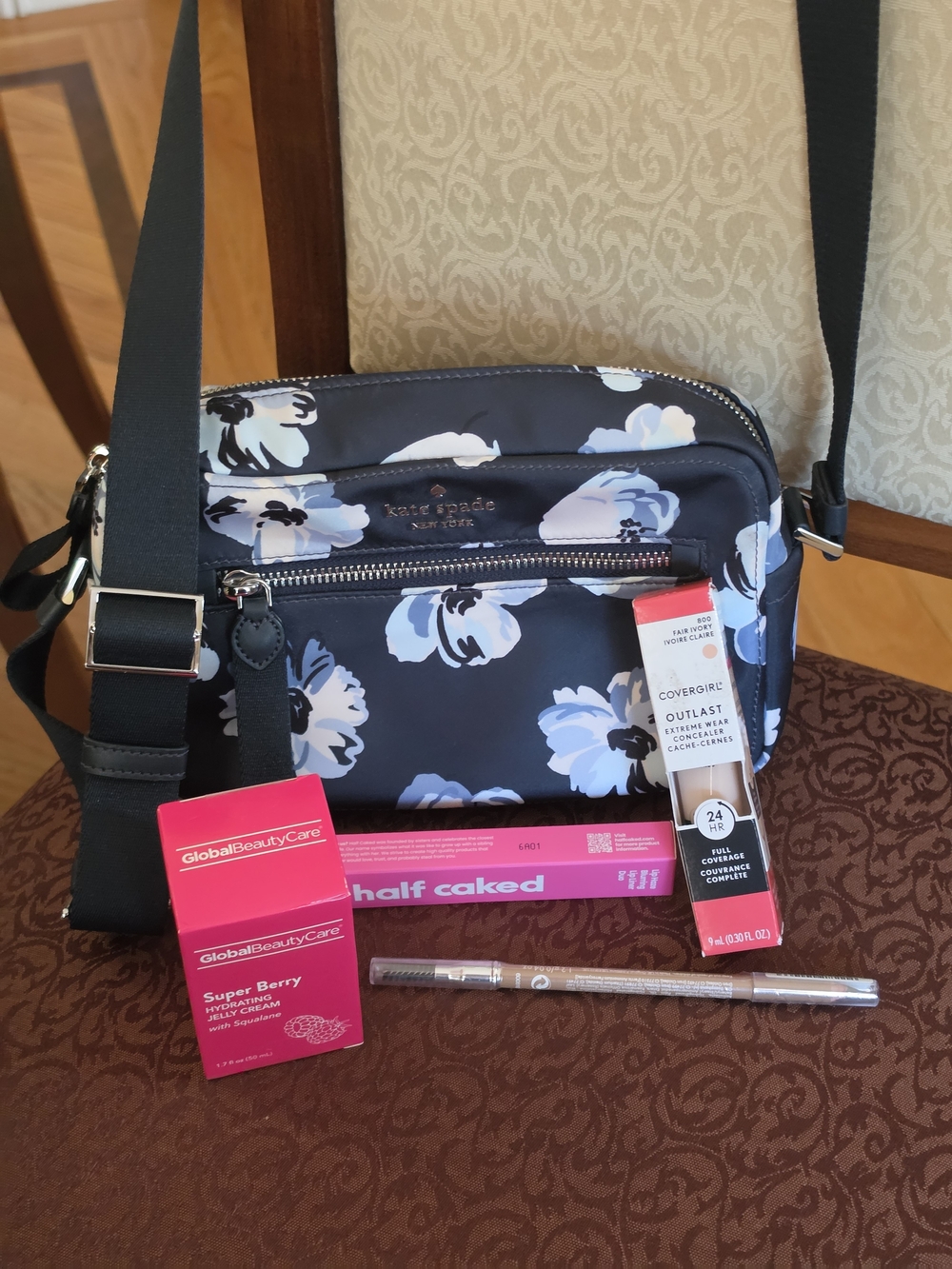 🌸 NWOT Kate Spade Floral Crossbody & Beauty Bundle 🌸 - Picture 2 of 8